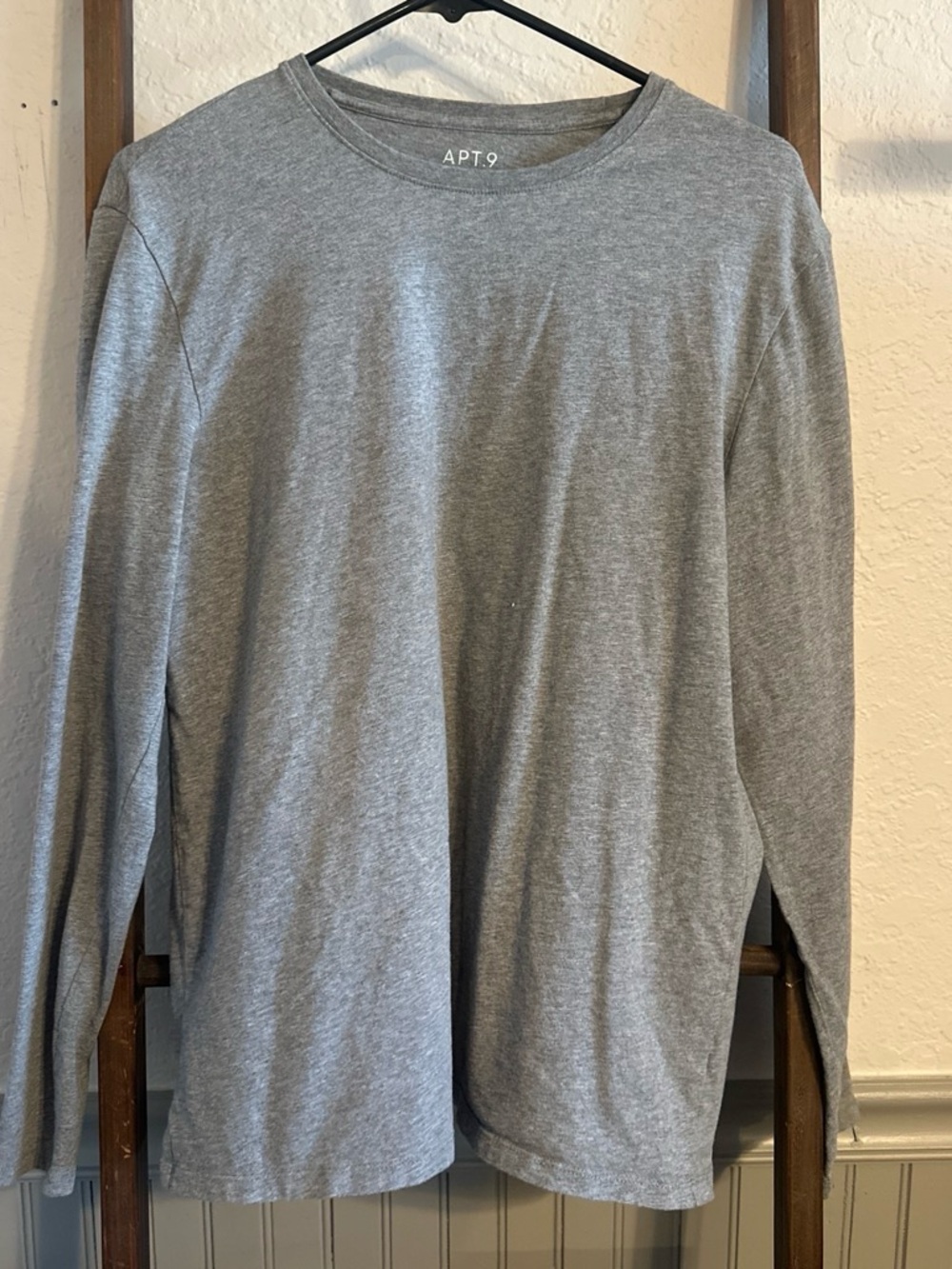 APT. 9 Men's Heather Gray Crewneck Long Sleeve